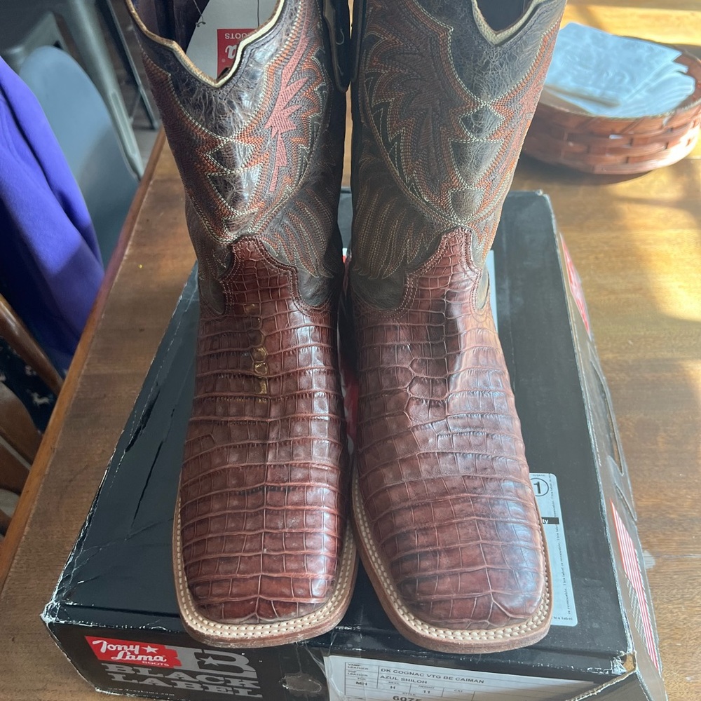Men’s Caiman Tony Lama Boots